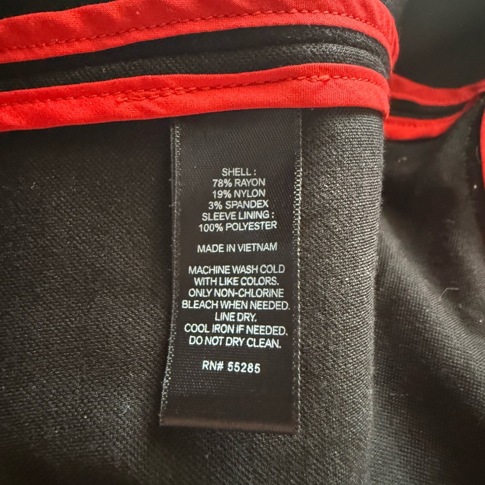 Express Black Blazer With Structured Silhouette - image 4